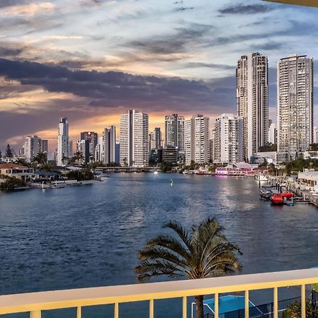 Amazing Water Views Surfers Paradise ゴールドコースト エクステリア 写真