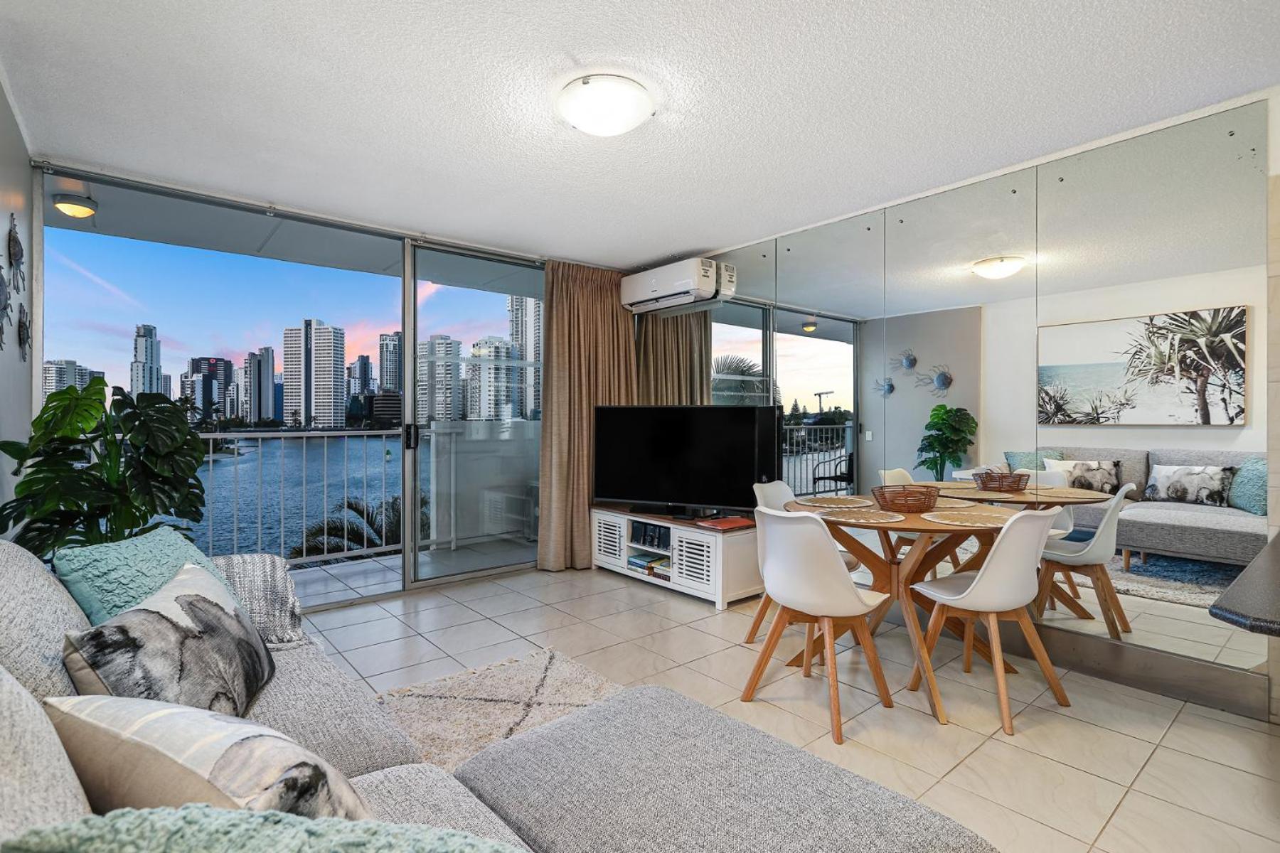 Amazing Water Views Surfers Paradise ゴールドコースト エクステリア 写真