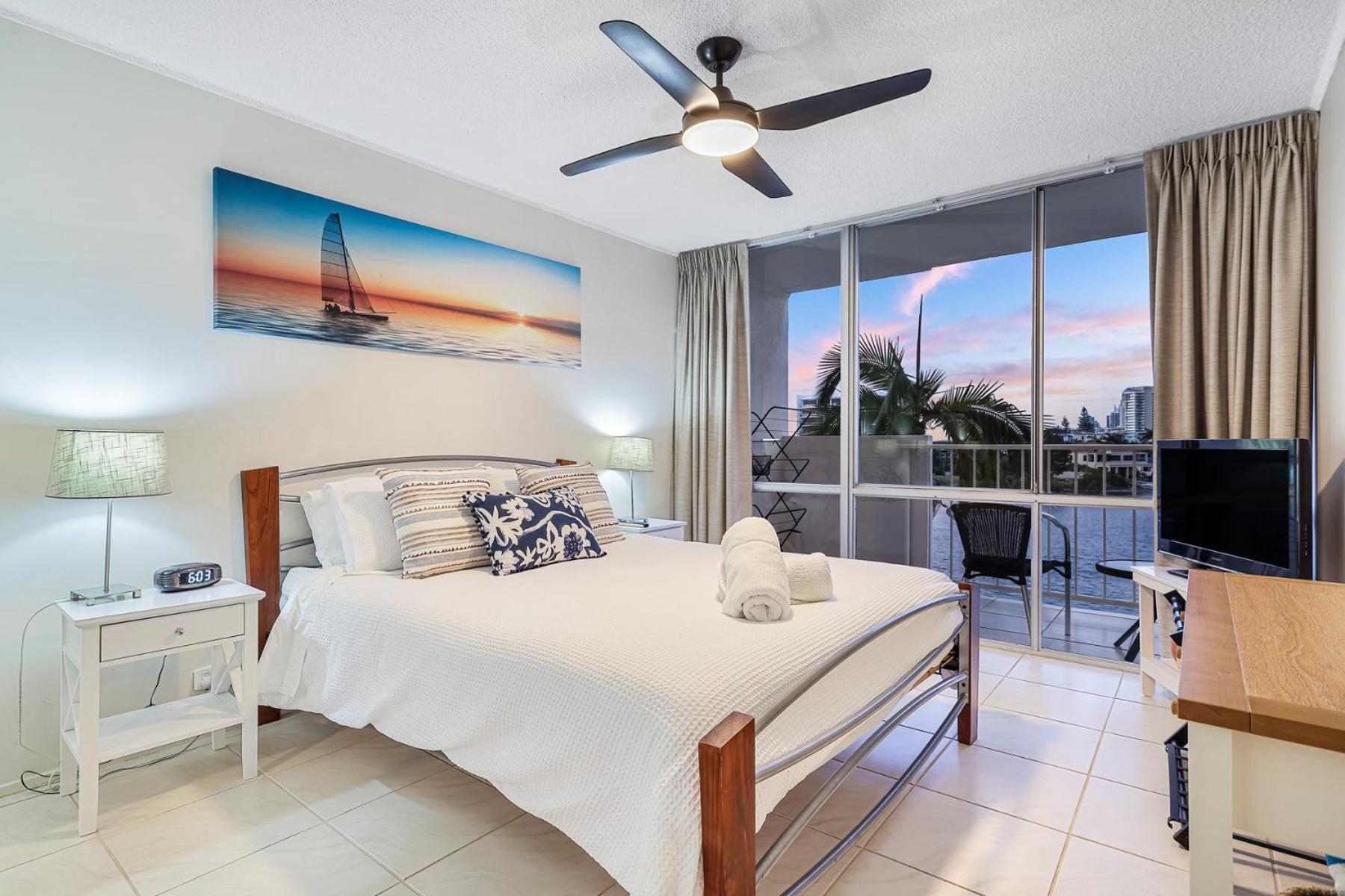 Amazing Water Views Surfers Paradise ゴールドコースト エクステリア 写真