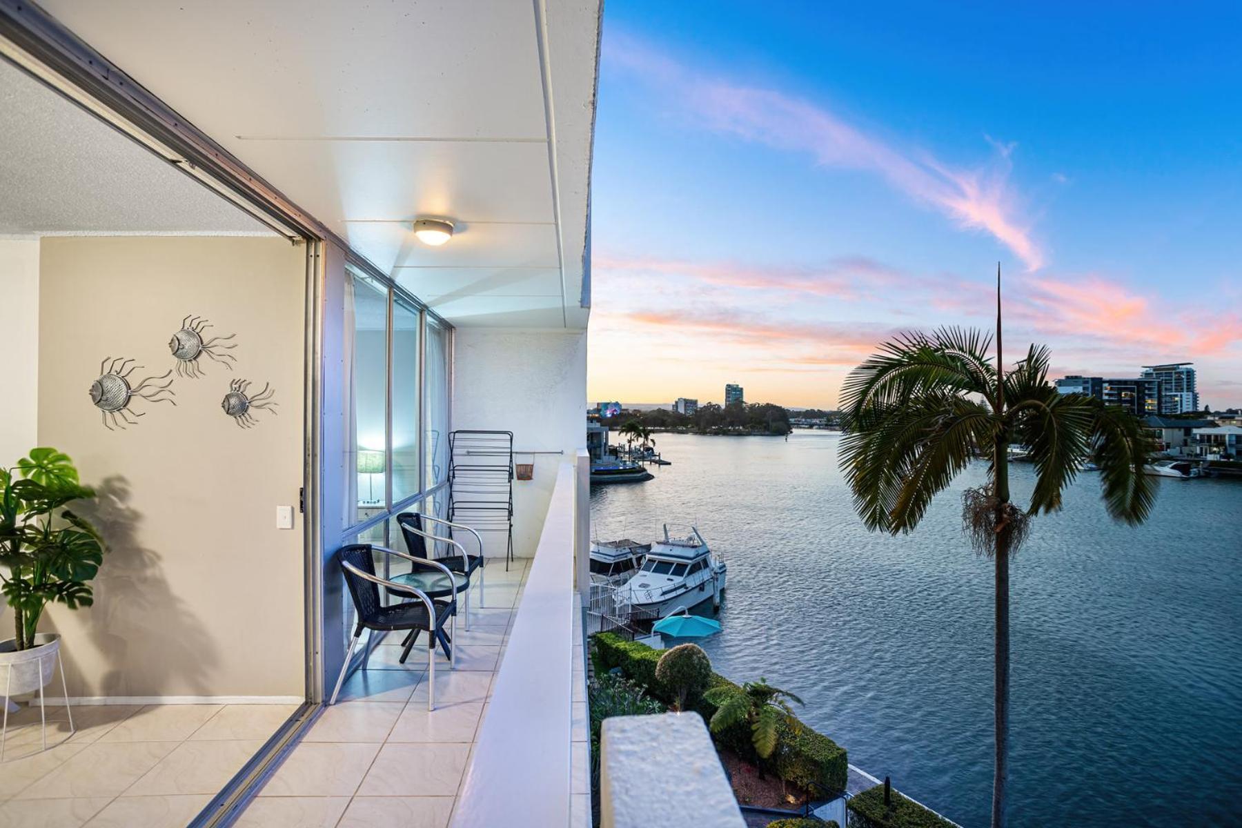 Amazing Water Views Surfers Paradise ゴールドコースト エクステリア 写真